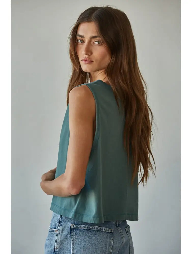 WILLOW sleeveless crop tee