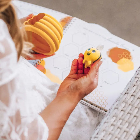 HONEY BEE teether set