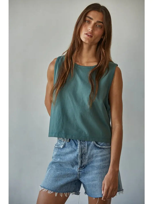 WILLOW sleeveless crop tee
