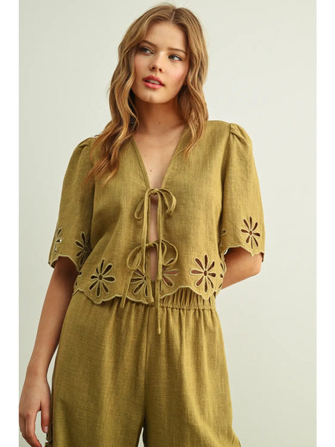 OLIVE TREE eyelet top
