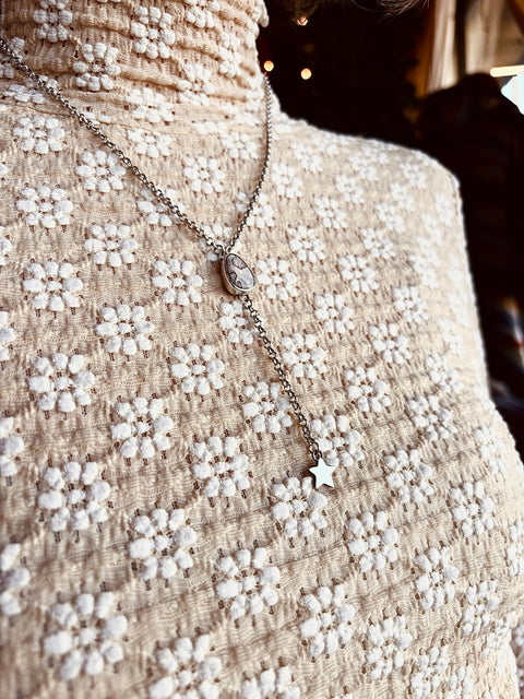 DOWN TO EARTH agate-star necklace