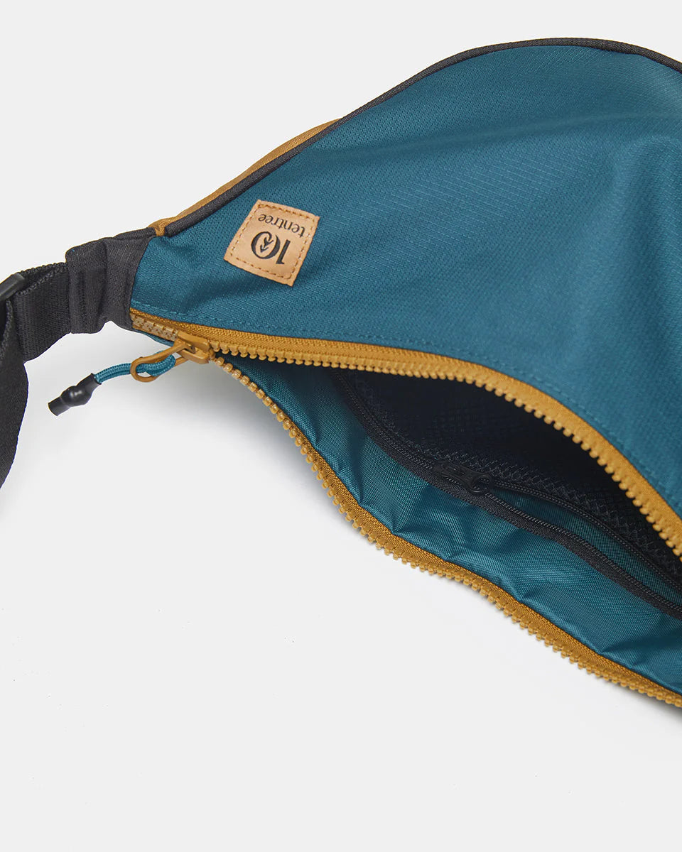 BEATTY moon bag