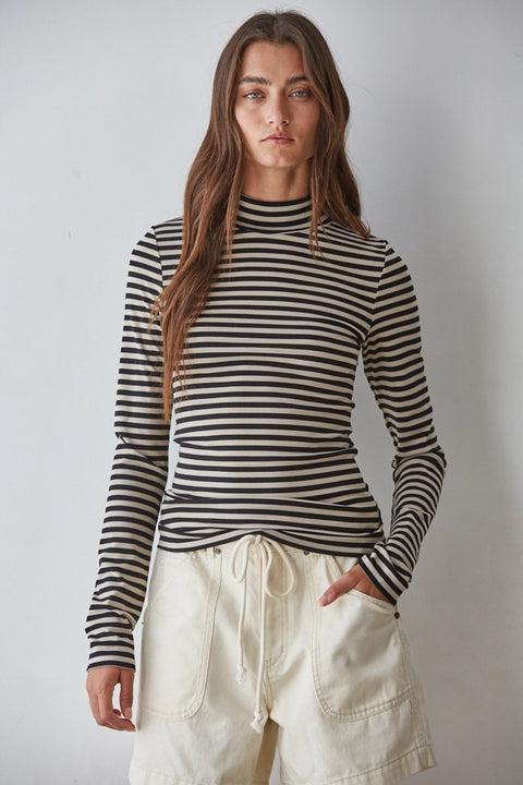 RIDGELINE mock neck top