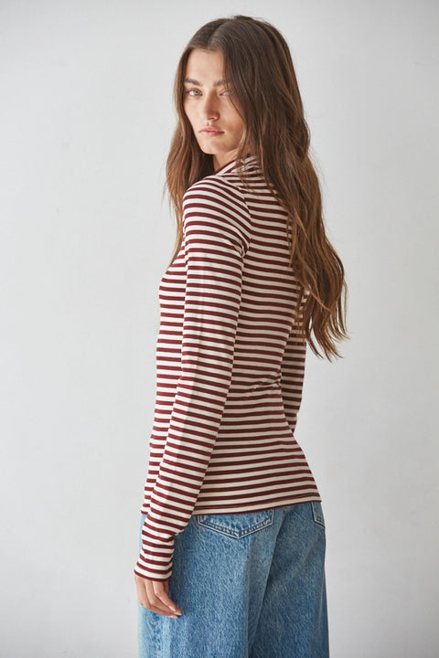 RIDGELINE mock neck top