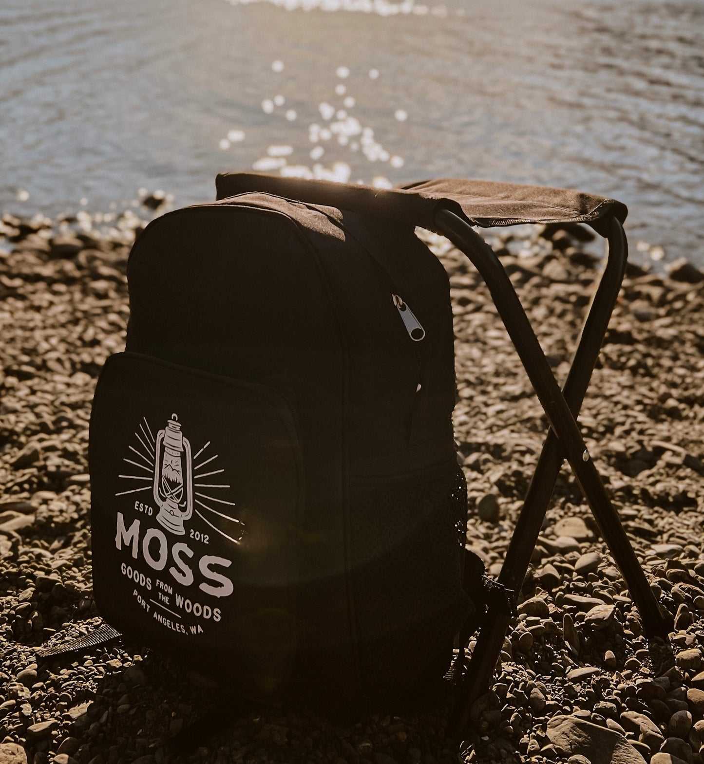 MOSS backpack-cooler camp stool